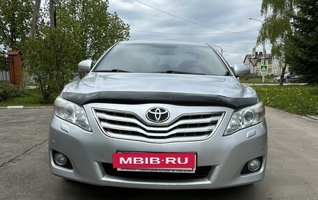 Toyota Camry, 2011 год, 2 фотография