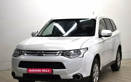 Mitsubishi Outlander III рестайлинг 3, 2014 год, 1 410 000 рублей, 1 фотография