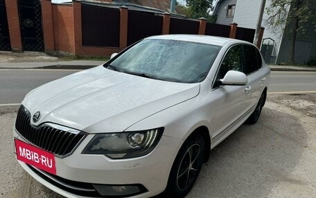 Skoda Superb III рестайлинг, 2013 год, 980 000 рублей, 3 фотография