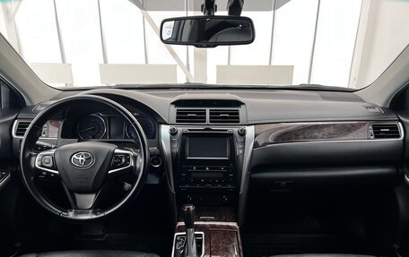 Toyota Camry, 2017 год, 2 460 000 рублей, 14 фотография