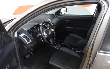 Mitsubishi Outlander III рестайлинг 3, 2011 год, 13 фотография