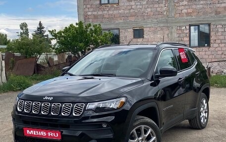 Jeep Compass II, 2022 год, 2 100 000 рублей, 1 фотография