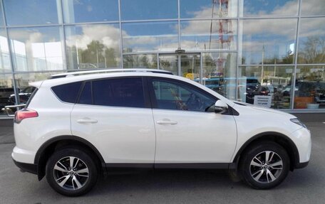 Toyota RAV4, 2017 год, 2 247 000 рублей, 8 фотография