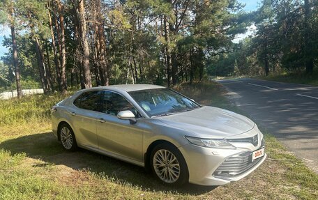 Toyota Camry, 2019 год, 3 330 000 рублей, 8 фотография