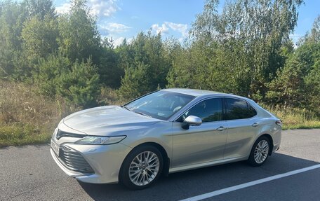 Toyota Camry, 2019 год, 3 330 000 рублей, 12 фотография