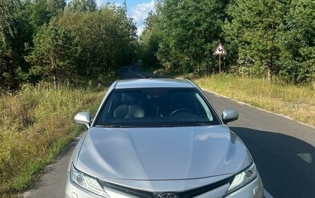 Toyota Camry, 2019 год, 3 330 000 рублей, 2 фотография