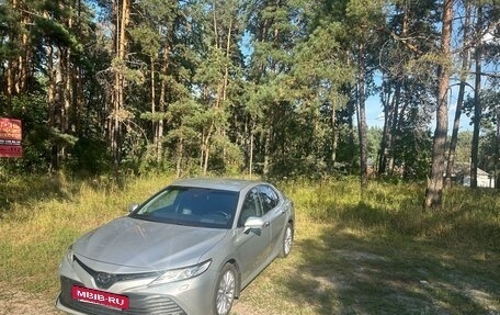 Toyota Camry, 2019 год, 3 330 000 рублей, 6 фотография