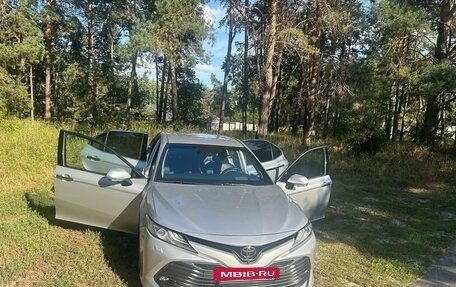 Toyota Camry, 2019 год, 3 330 000 рублей, 3 фотография