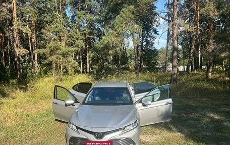 Toyota Camry, 2019 год, 3 330 000 рублей, 5 фотография