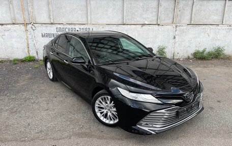 Toyota Camry, 2019 год, 3 550 000 рублей, 4 фотография