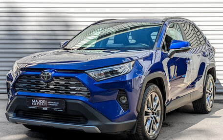 Toyota RAV4, 2021 год, 4 090 000 рублей, 1 фотография