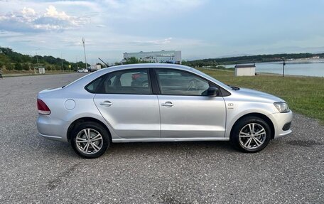 Volkswagen Polo VI (EU Market), 2013 год, 970 000 рублей, 3 фотография