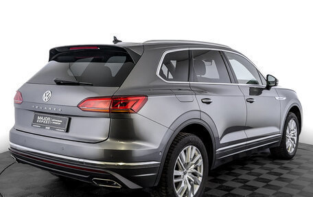 Volkswagen Touareg III, 2019 год, 5 680 000 рублей, 5 фотография