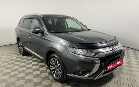 Mitsubishi Outlander III рестайлинг 3, 2021 год, 2 514 583 рублей, 3 фотография