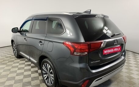 Mitsubishi Outlander III рестайлинг 3, 2021 год, 2 514 583 рублей, 7 фотография