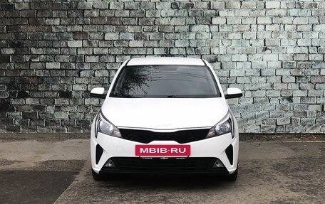 KIA Rio IV, 2021 год, 1 869 000 рублей, 2 фотография