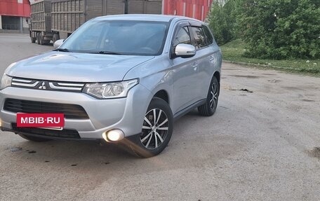 Mitsubishi Outlander III рестайлинг 3, 2012 год, 1 650 000 рублей, 4 фотография