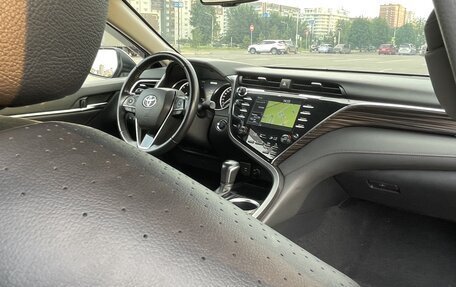 Toyota Camry, 2018 год, 3 050 000 рублей, 10 фотография