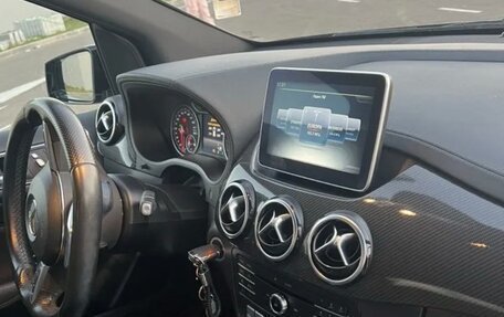 Mercedes-Benz B-Класс, 2015 год, 2 000 000 рублей, 15 фотография