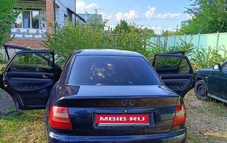 Audi A4, 1998 год, 250 000 рублей, 4 фотография