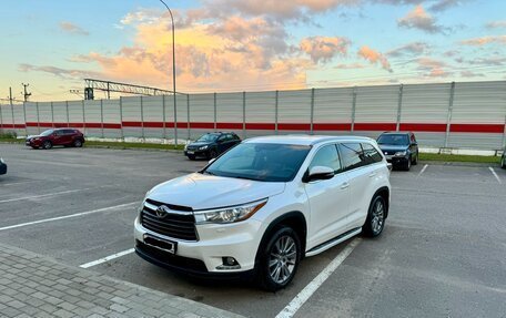 Toyota Highlander III, 2014 год, 3 500 000 рублей, 1 фотография