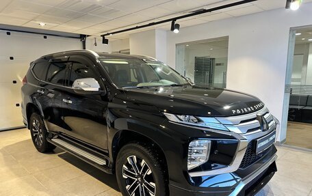 Mitsubishi Pajero Sport III рестайлинг, 2021 год, 5 750 000 рублей, 3 фотография