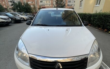 Renault Sandero I, 2013 год, 695 000 рублей, 2 фотография