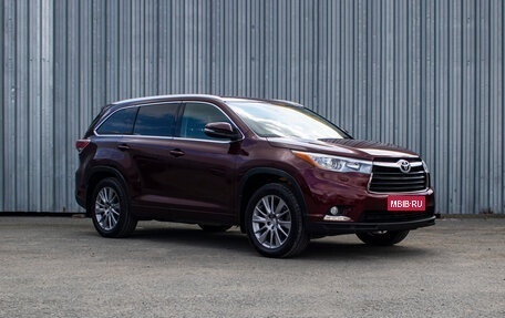 Toyota Highlander III, 2014 год, 3 340 000 рублей, 1 фотография