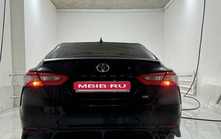 Toyota Camry, 2018 год, 2 299 000 рублей, 9 фотография