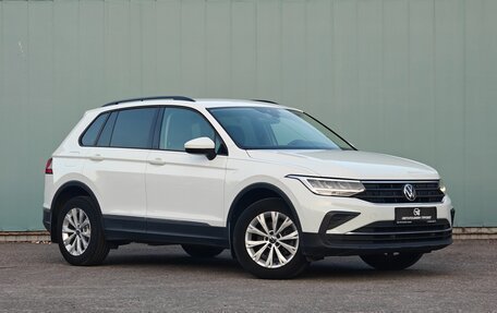 Volkswagen Tiguan II, 2021 год, 2 790 000 рублей, 2 фотография