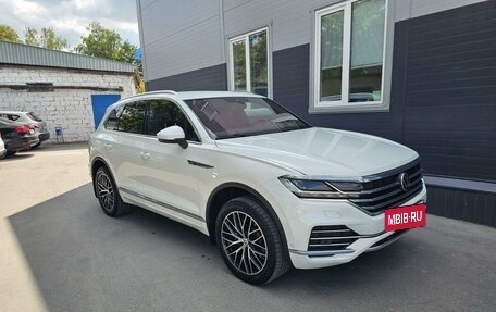 Volkswagen Touareg III, 2021 год, 6 400 000 рублей, 2 фотография