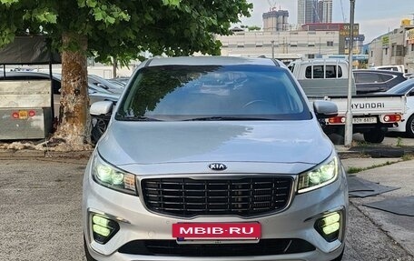 KIA Carnival III, 2019 год, 2 469 000 рублей, 2 фотография