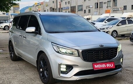 KIA Carnival III, 2019 год, 2 469 000 рублей, 3 фотография