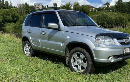 Chevrolet Niva I рестайлинг, 2012 год, 525 000 рублей, 3 фотография