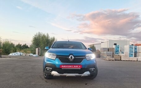 Renault Logan II, 2019 год, 1 400 000 рублей, 2 фотография