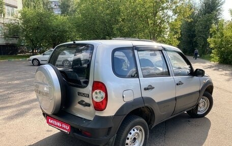 Chevrolet Niva I рестайлинг, 2011 год, 525 000 рублей, 5 фотография