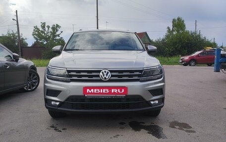 Volkswagen Tiguan II, 2018 год, 2 780 000 рублей, 3 фотография