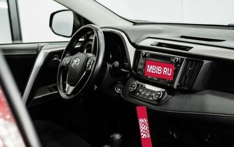 Toyota RAV4, 2019 год, 32 фотография