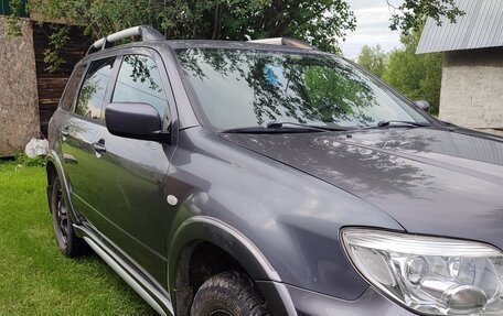 Mitsubishi Outlander III рестайлинг 3, 2005 год, 900 000 рублей, 7 фотография