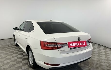 Skoda Superb III рестайлинг, 2018 год, 1 569 000 рублей, 7 фотография