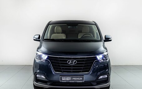 Hyundai H-1 II рестайлинг, 2020 год, 3 700 000 рублей, 2 фотография