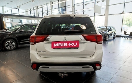 Mitsubishi Outlander III рестайлинг 3, 2020 год, 6 фотография