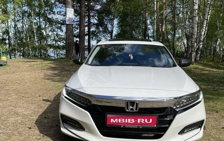 Honda Accord IX рестайлинг, 2018 год, 2 700 000 рублей, 1 фотография