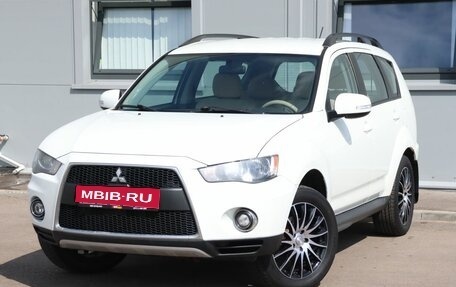 Mitsubishi Outlander III рестайлинг 3, 2011 год, 1 099 000 рублей, 1 фотография