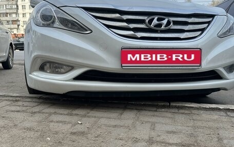 Hyundai Sonata VI, 2011 год, 2 фотография