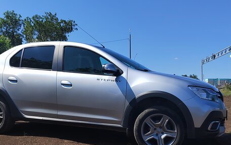 Renault Logan II, 2021 год, 1 299 000 рублей, 12 фотография