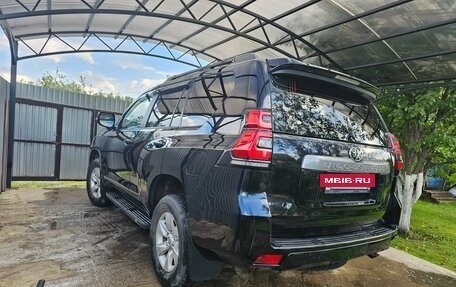 Toyota Land Cruiser Prado 150 рестайлинг 2, 2021 год, 5 800 000 рублей, 2 фотография