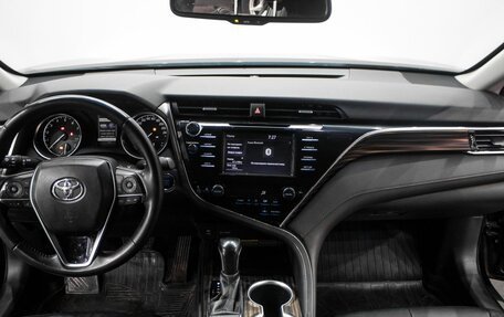 Toyota Camry, 2019 год, 3 139 000 рублей, 9 фотография