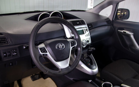 Toyota Verso I, 2011 год, 5 фотография