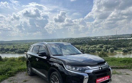 Mitsubishi Outlander III рестайлинг 3, 2019 год, 3 100 000 рублей, 1 фотография